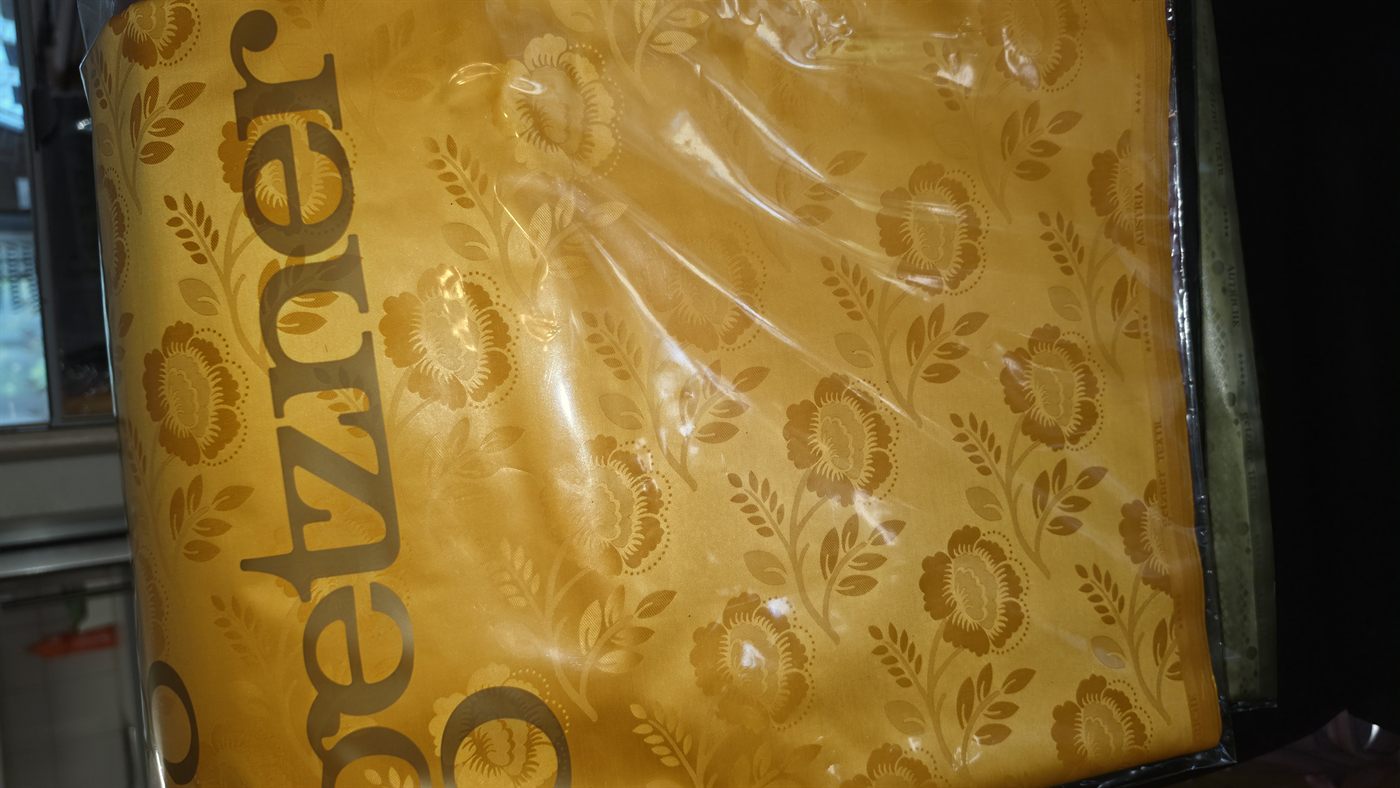 Jaune or